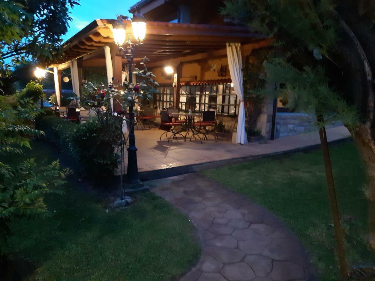 Hosteria Las Fuentes Rubayo Exterior foto